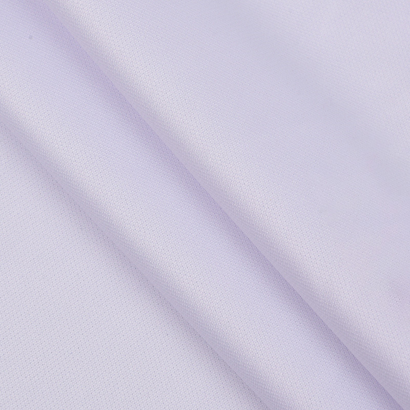 通気性のある糸を織り込んだ三方向生地