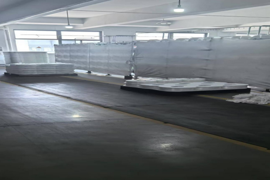 生機生産・原料配置エリア