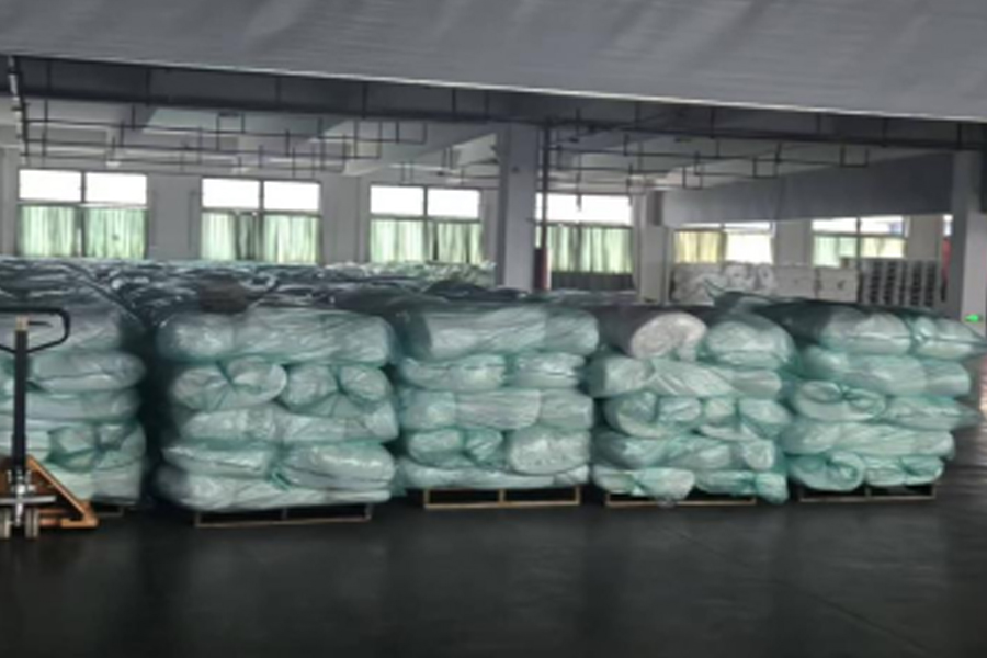 グレー生地の生産から配送までのエリア